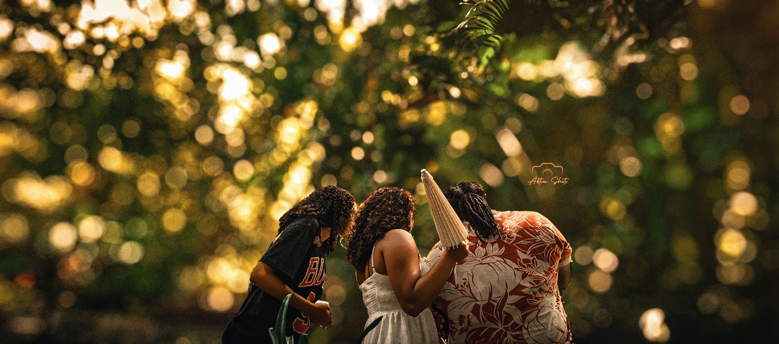 Golden-hour family moment photographed by AKTIVE Shots